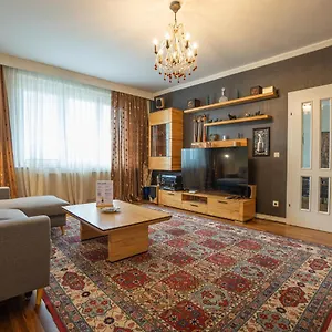 With A Balcony - 15 Min To City Center , Wien Österreich